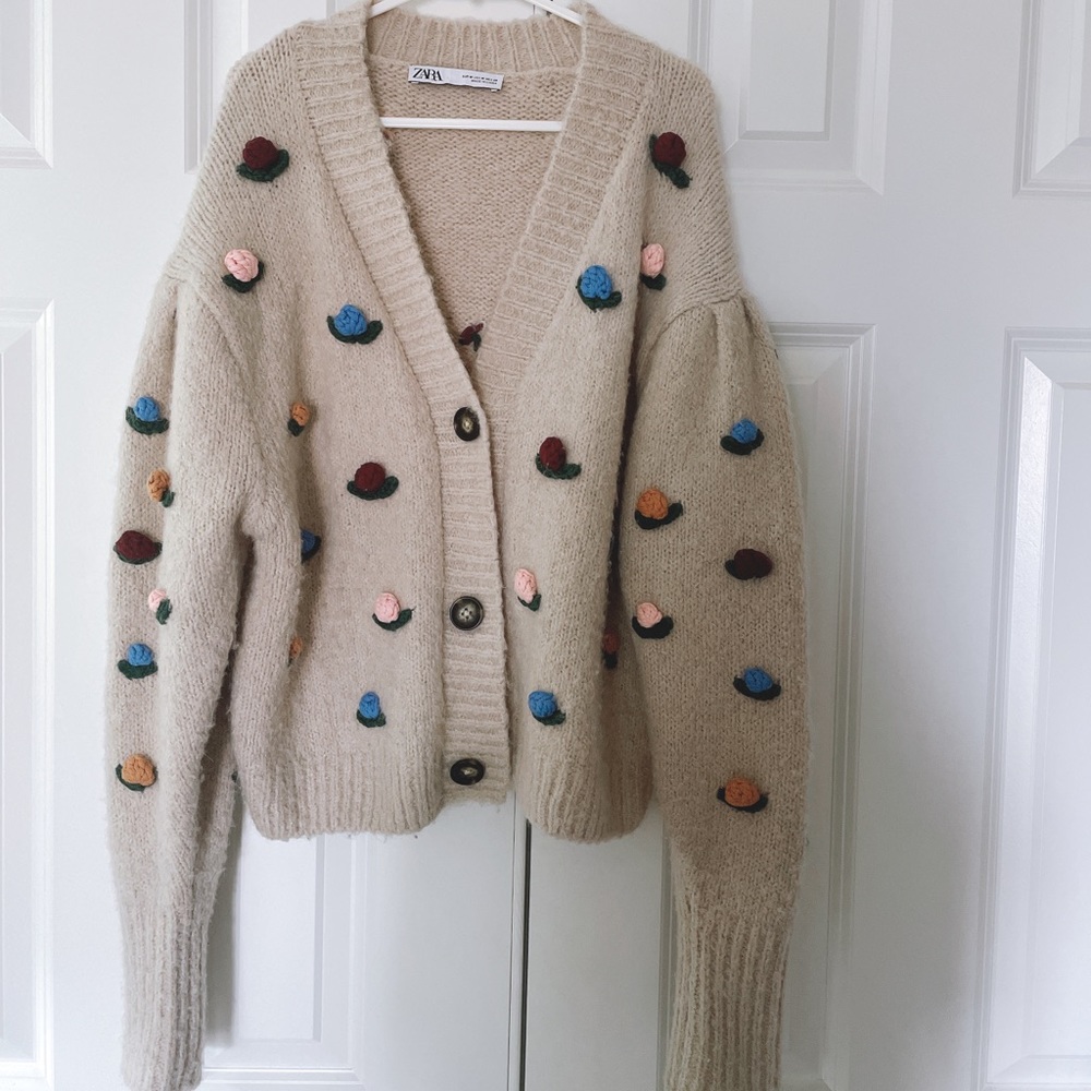 Zara Women’s cardigan Size M with flowers